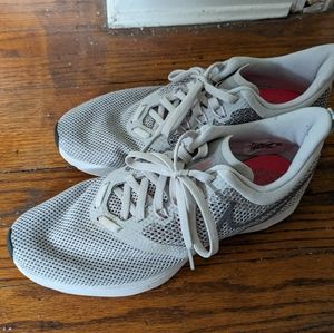 Nike Women's size 9 sneakers, gray/white